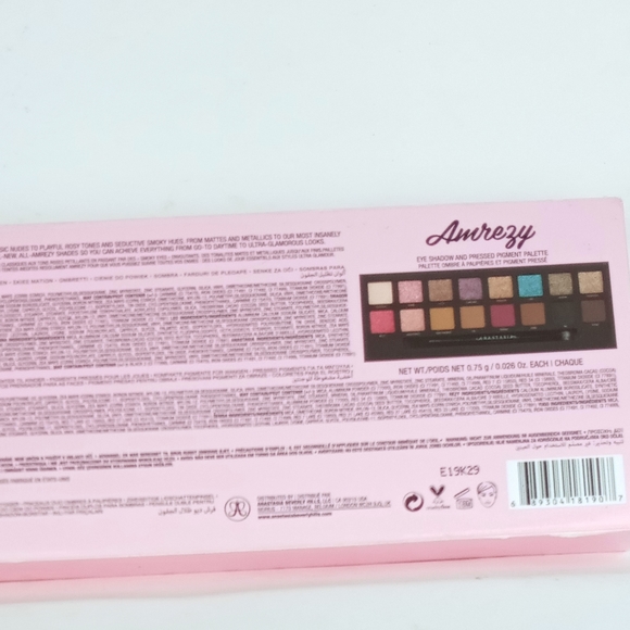 Amrezy eyeshadow palette by anastasia - Picture 4 of 4